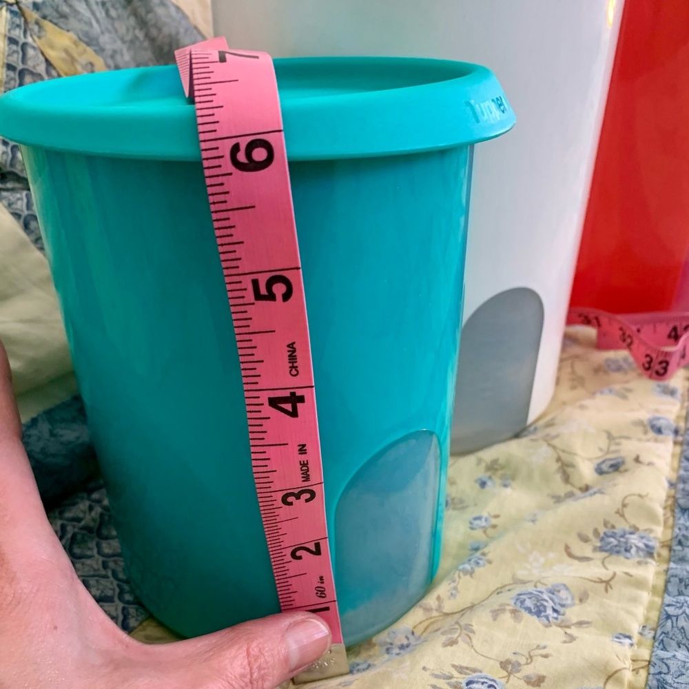 Tupperware Cannisters - Picture 6 of 7